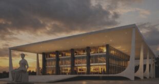 Do aplauso à crítica: quando o poder deixa de ter lado, artigo de César Wagner