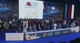 Termo aditivo sobre repasses da saúde às cidades é homologado durante Congresso Mineiro de Municípios