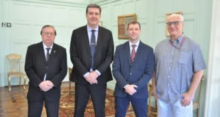 Marinha reforça laços com Minas Gerais em homenagem a vice-almirantes no Automóvel Clube de Belo Horizonte