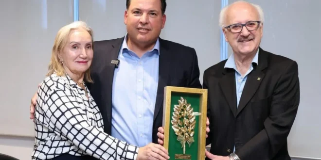 O Presidente do Minas Tênis Clube recebe Troféu Personalidades Influentes e destaca força de uma instituição que há 90 anos engrandece Minas Gerais