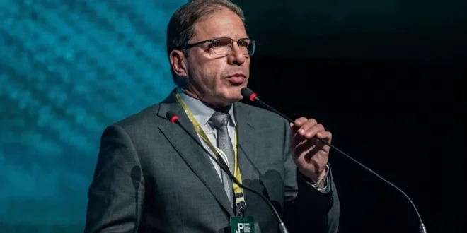médico Augusto Valente